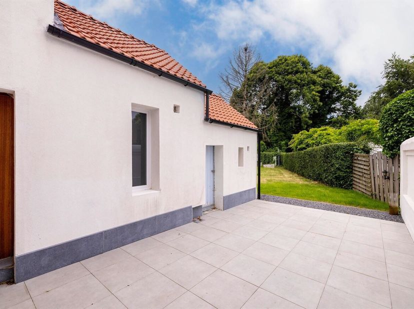 Karaktervolle, energiezuinige woning met 4 slaapkamers, tuin en parking op een toplocatie te Heist-op-den-Berg! <br />
Deze charmante woning is gelege