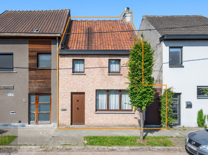 Op een uitstekende locatie, in het centrum van het gezellige Heusden en op wandelafstand van het dorpscentrum, winkels en andere voorzieningen, bevind