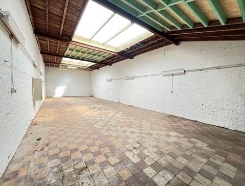                                         Opslagplaats te huur in Vorst, € 1.300
