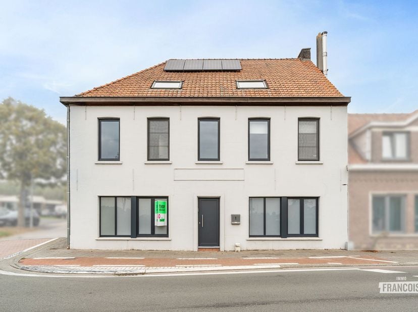 Huis te koop in Deinsesteenweg 1,
                    9770 Kruishoutem