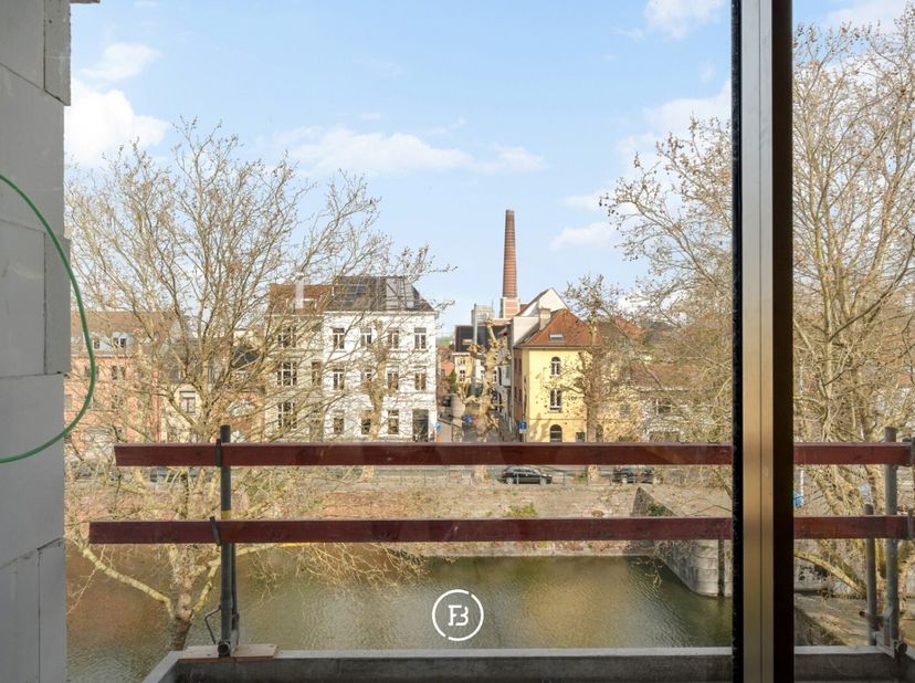 Projet résidentiel unique KADE, situé dans un emplacement exceptionnel où la vie citadine et la tranquillité au bord de l'eau se rejoignent harmonieus