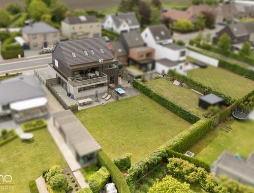                                         Usage mixte à vendre à Onze-Lieve-Vrouw-Waver, € 949.000
