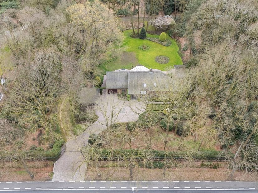 Bent u op zoek naar de ideale locatie om uw droomwoning te realiseren? <br />
Dan is deze prachtige bouwgrond voor open bebouwing aan de Bredabaan te