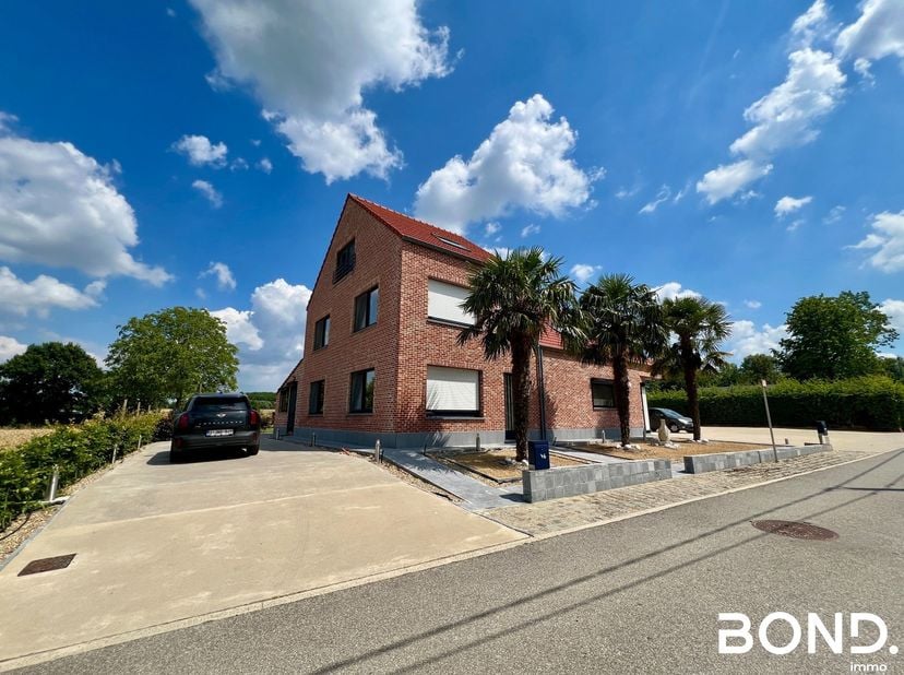 Maison à louer
                    à 3211 Binkom