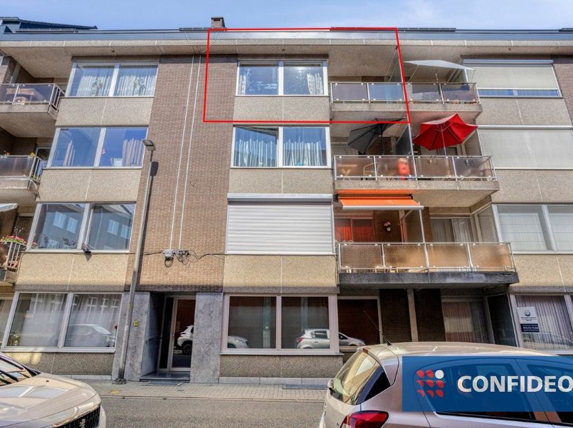 Op zoek naar een interessante investering of een comfortabel appartement op een gunstige ligging? Dan is dit appartement zeker een bezoek waard. Geleg