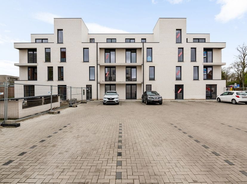 Appartement te koop in Crevestraat 35,
                    9180 Moerbeke