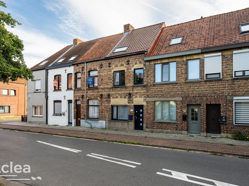 Huis te koop in Burg. Lionel Pussemierstraat 43,
                    9900 Eeklo