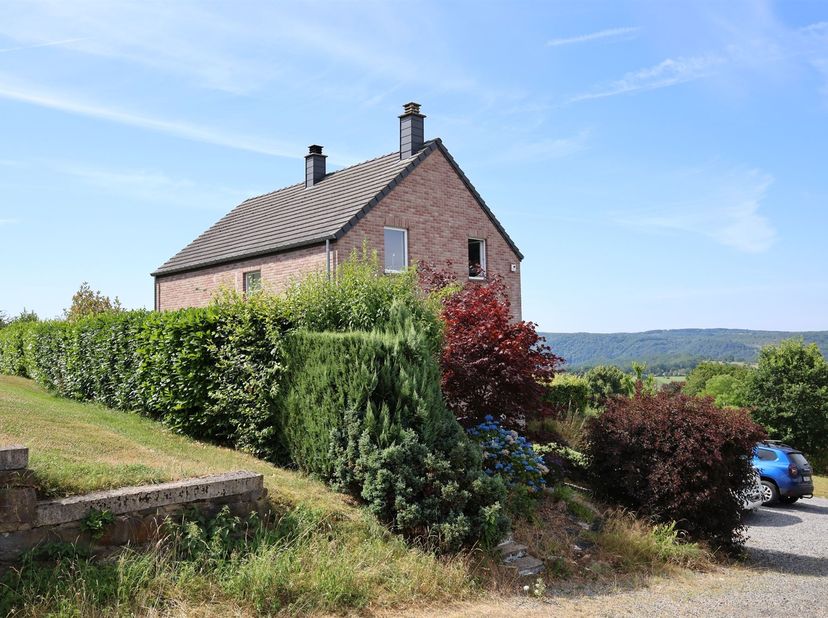 Remouchamps - Agréable maison 3 chambres située dans un écrin de verdure et à quelques minutes de toutes commodités (commerces, écoles, bus, autoroute