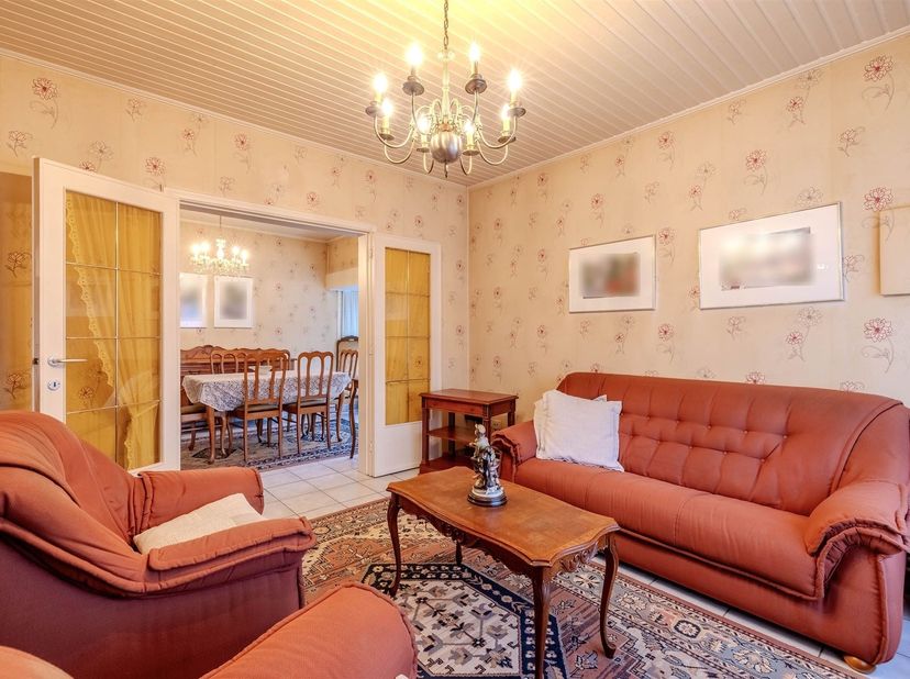 Landelijk gelegen woning met 2 slaapkamers op ca. 5a35ca<br />
<br />
Wie op zoek is naar een woning op een prachtige, bosrijke locatie, is hier aan