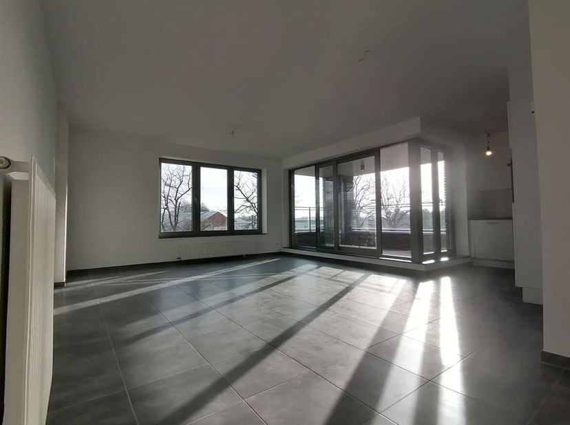 Lichtrijk appartement met 1 slaapkamer, zonnig terras en fietsenstalling<br />
Op een rustige locatie bevindt zich dit verzorgd appartement op de twee