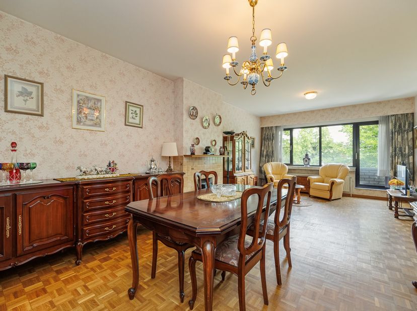 Op een centrale en gegeerde locatie in Borgerhout vinden we dit 2 slpk appartement met terras en kelderberging.<br />
<br />
Bekijk alvast de attesten