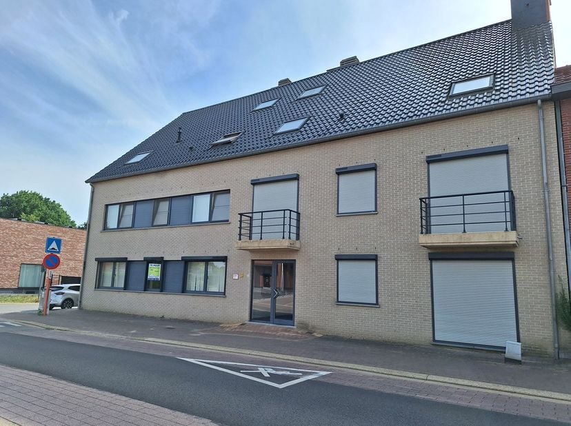 Ruim gelijkvloers appartement te Heusden centrum. <br />
<br />
Dit appartement van +/- 125m² bestaat uit twee slaapkamers, een ingerichte keuken en b