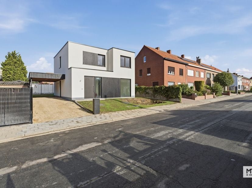 Huis te koop in Sportlaan 1,
                    8980 Beselare