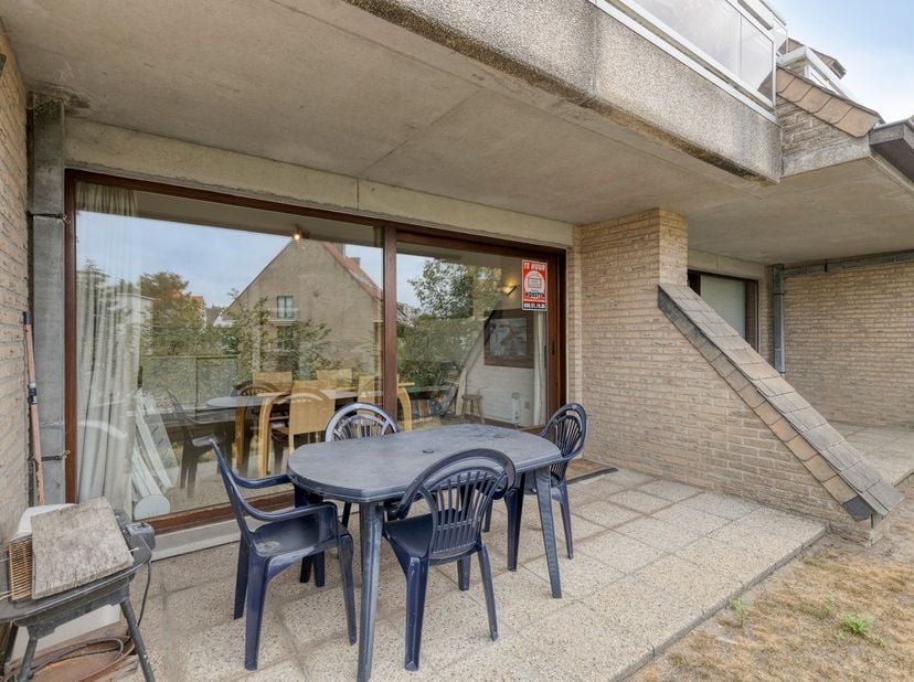 Het appartement beschikt over een lichtrijke leefruimte, een comfortabele slaapkamer en een aangenaam terras waar u in alle rust kunt genieten. De bad