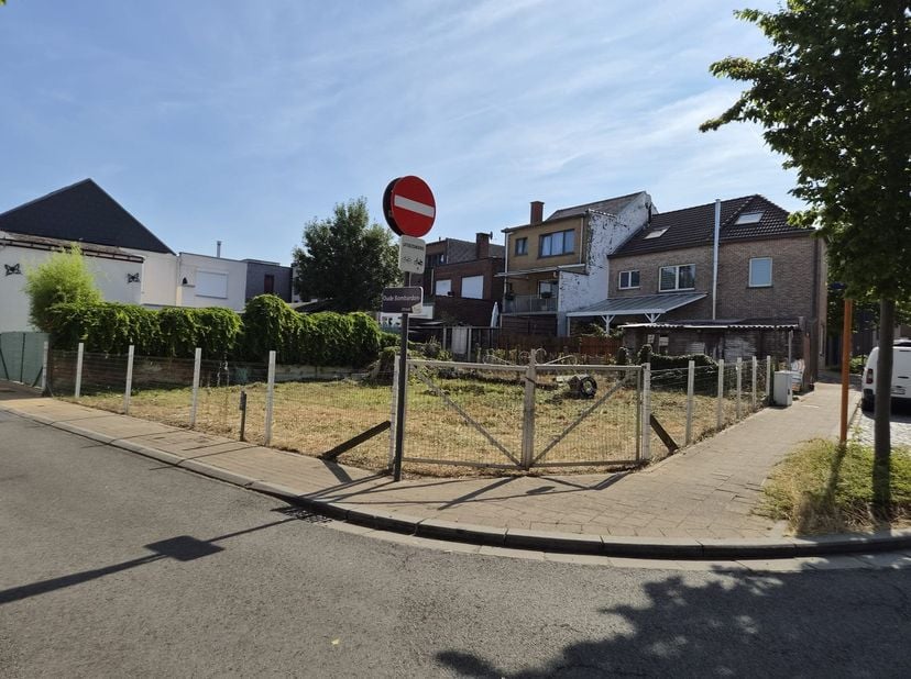 Bouwgrond te koop in Liedekerke – ideale locatie voor uw droomwoning<br />
Bent u op zoek naar een bouwgrond in Liedekerke om uw eigen woning te reali