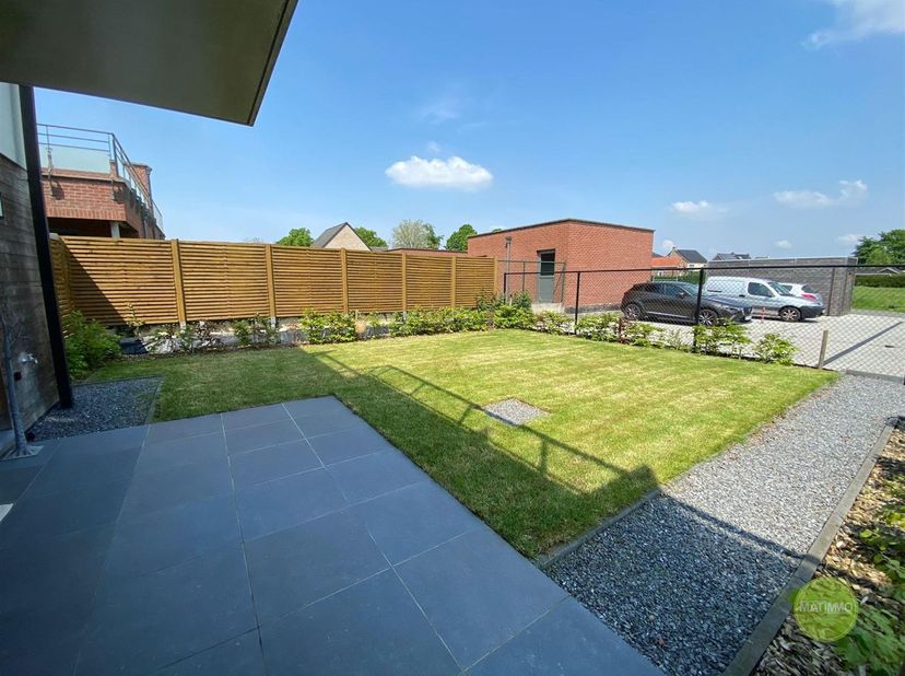Modern gelijkvloers appartement met 2 slaapkamers in Geel<br />
<br />
Op een uitstekende locatie tussen Geel en Herentals, met een vlotte verbindin