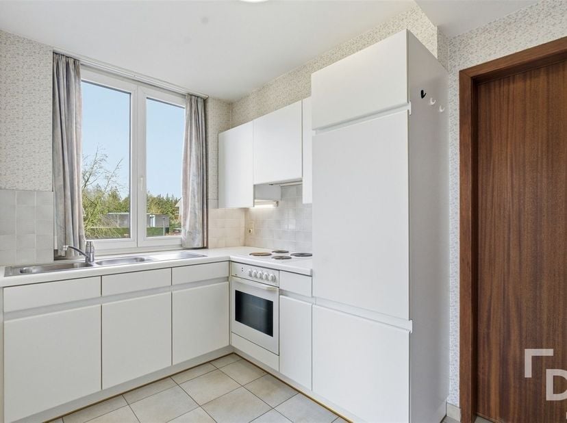 Prachtig gelegen en ruim appartement te koop in Ieper, ideaal voor eigen bewoning of investering.<br />
<br />
Dit appartement is als volgt ingedeel