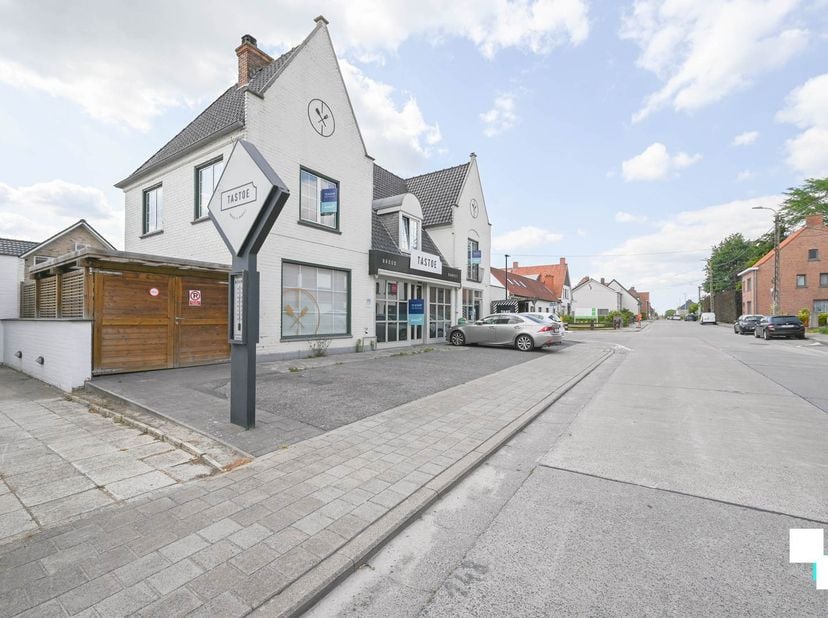 Huis te koop in Nieuwenhovestraat 56,
                    8790 Waregem