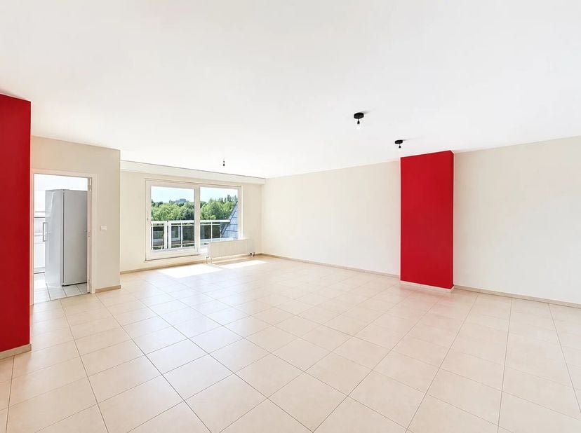 Gepresenteerd door Yanis Morsa: 0487 71 46 10 / yanis.morsa@victoire.be<br />
Victoire Junot biedt u dit aangename appartement van ±240 m², ideaal gel