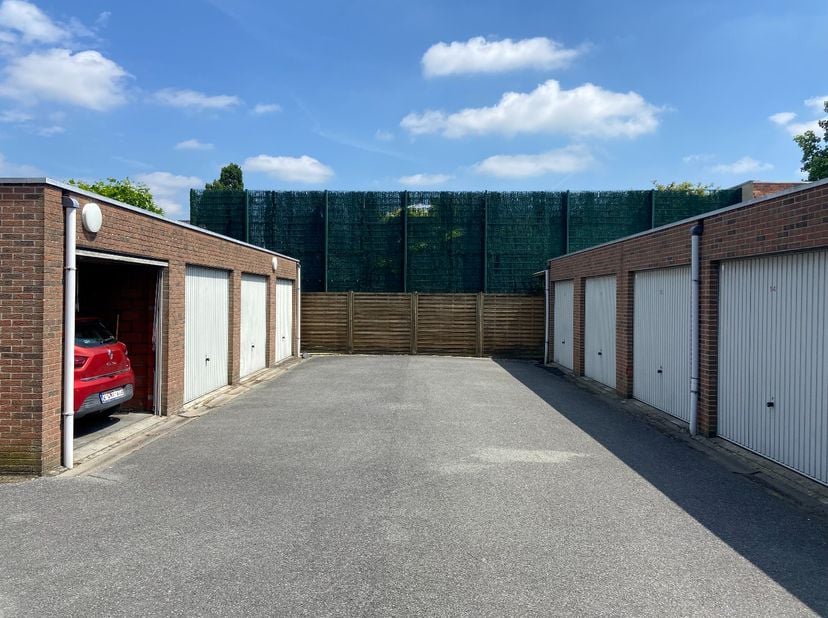 Garage à vendre
                    à 8793 Sint-Eloois-Vijve