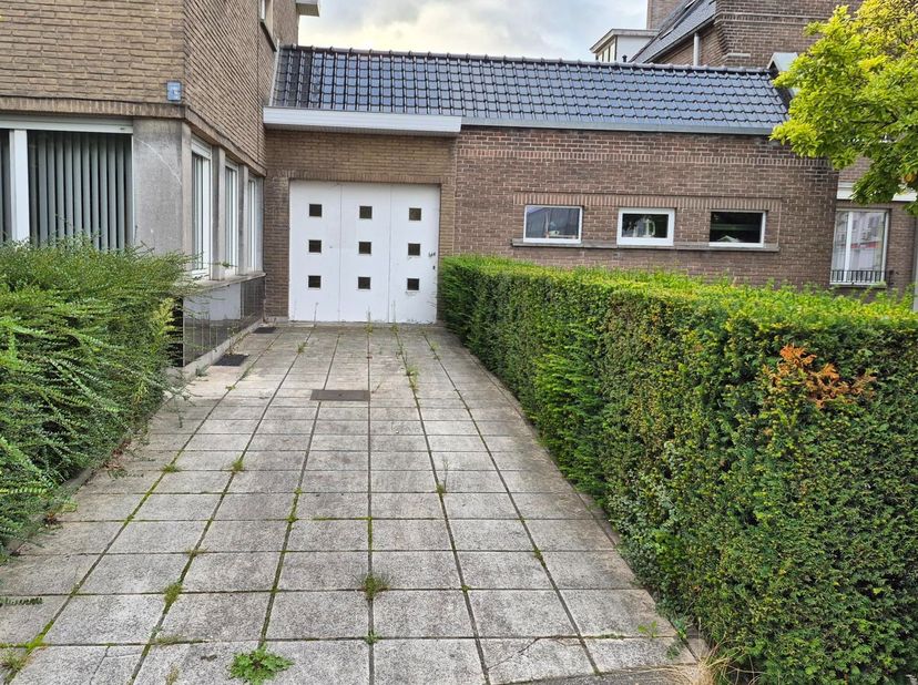 Garage te huur in Voskenslaan 4,
                    9000 Gent
