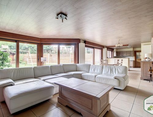                                         Usage mixte à vendre à Herseaux, € 395.000

