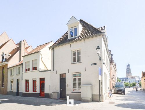                                         Studio met slaaphoek te huur in Brugge, € 700
