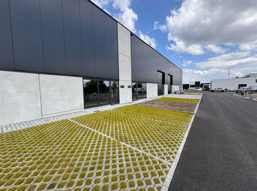 Bedrijfsvastgoed te koop
                    in 3600 Genk