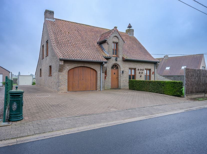 Huis te koop in Gentseleenstraat 37,
                    8650 Houthulst