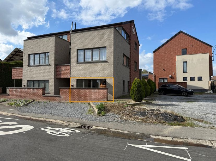 L'immobilière Borremans vous propose à la location ce charmant espace de bureaux, dans une résidence de 2015, idéalement situé sur l'axe Hannut / Bier