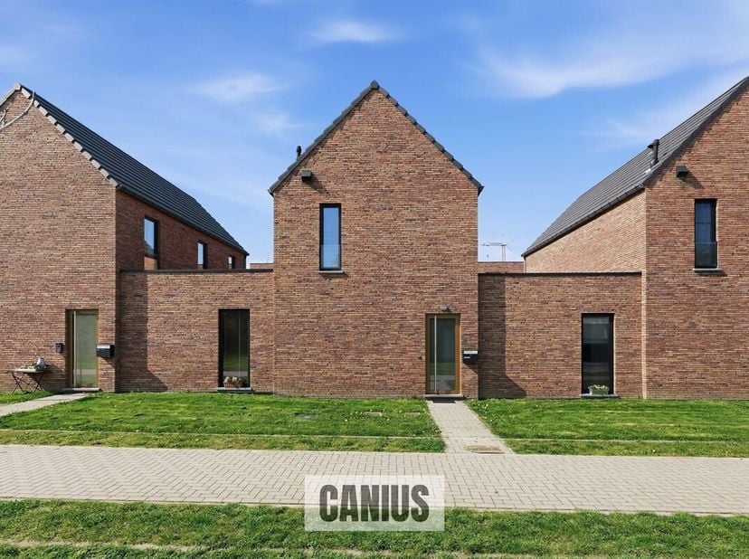 KNAPPE WONING NABIJ HET CENTRUM<br />
Op zoek naar een instapklare woning in Sint-Truiden? Deze energiezuinige woning maakt deel uit van Residentie Bo