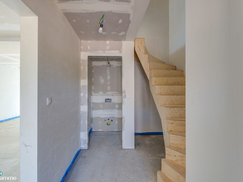 ENERGETISCH GERENOVEERDE GEZINSWONING MET 3 SLAAPKAMERS EN RUIME TUIN TE VLIERMAALROOT<br />
<br />
*** Bekijkt U dit handelspand via een aanverwante