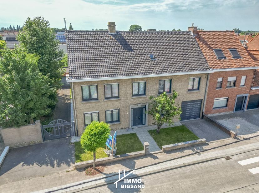 Bedrijfsvastgoed te koop in Kortwagenstraat 11 bus B,
                    8880 Ledegem