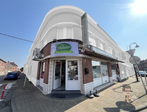                                         Bâtiment commercial à vendre à Châtelineau, € 175.000
