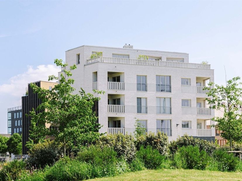GENT - Exclusieve penthouse met 113 m²  terras in nieuwe ontwikkeling nabij het centrum van Gent<br />
Op de bovenste verdieping van een architecturaa