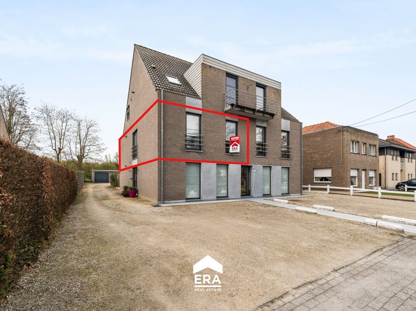 [[ DIT PAND NEEMT DEEL AAN DE ERA OPEN HUIZEN DAG OP 13/6 VAN 14:30 TOT 15:30 ]] Instapklaar 2-slaapkamerappartement met terras  topligging rand Eeklo