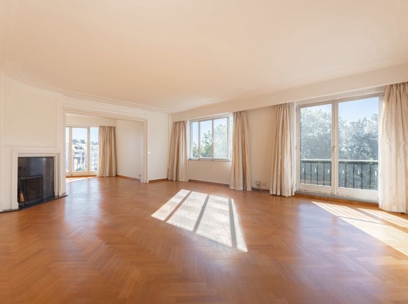 Appartement te koop in ,
                    1180 Ukkel