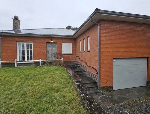                                         Eengezinswoning te koop in Athis, € 320.000
