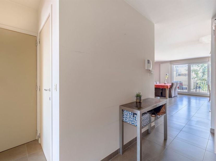 Appartement économe en énergie avec 2 chambres, terrasse orientée sud-ouest et place de parking au centre de Heist-op-den-Berg ! <br />
Cet appartemen