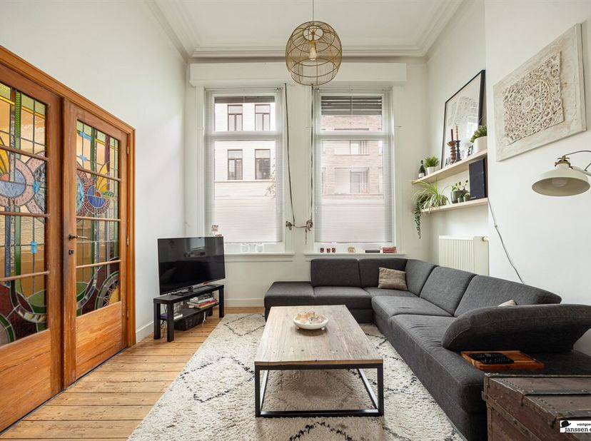 Maison de maître rénovée de façon unique avec un jardin urbain idyllique<br />
Vous recherchez une maison de caractère où authenticité et confort mode