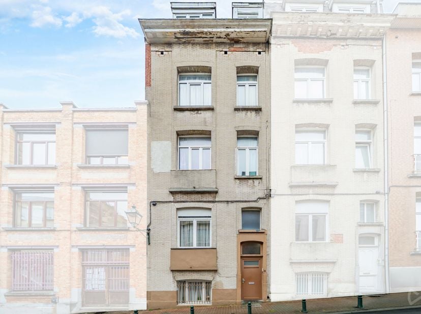 Saint-Gilles - Ideaal gelegen in een rustige straat vlakbij de poort en het Saint-Gillesplein, en dicht bij alle voorzieningen (openbaar vervoer, wink