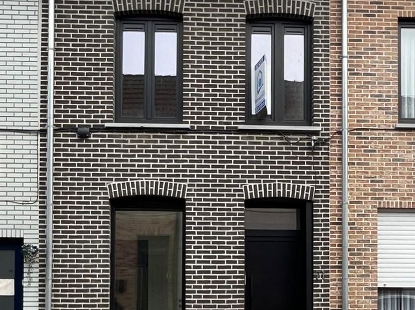 Huis te koop in Pollarestraat 71,
                    9400 Ninove