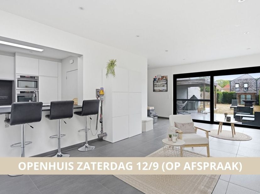 Droomt u van een verrassend ruime gezinswoning met een grote tuin op een van de meest gezochte locaties rond Brugge? Deze karaktervolle gesloten bebou