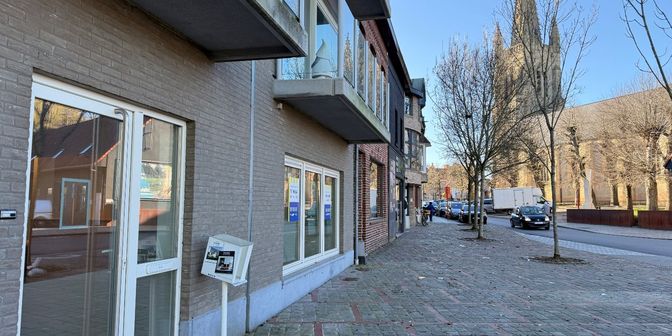 Bien professionnel à louer à Kerkplein 39 boîte 2, 8800 Roeselare