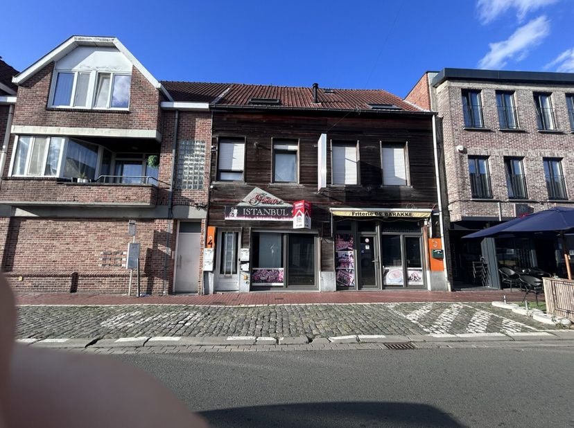 Bien professionnel à louer
                    à 8930 Menen