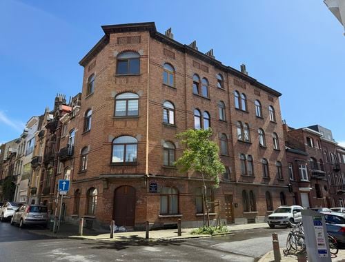                                         Appartement te koop in Schaarbeek, € 210.000
