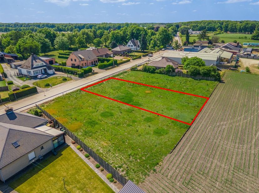 Bouwgrond van 1.002 m² voor open bebouwing in Wiekevorst<br />
In een rustige en residentiële omgeving in Wiekevorst bevindt zich deze ruime bouwgrond