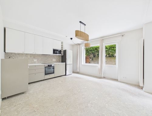                                        Studio à louer à Woluwe-Saint-Lambert, € 895
