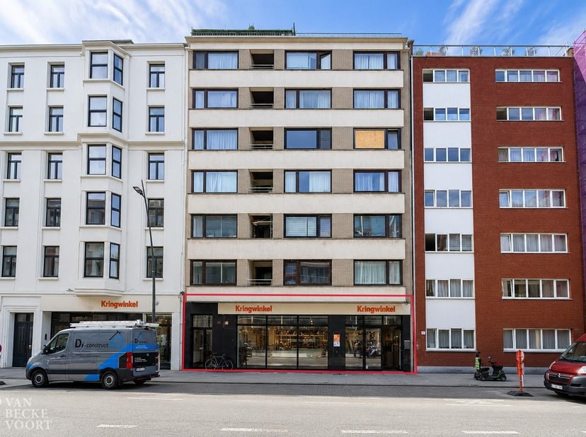 Bien professionnel à vendre
                    à 8400 Oostende