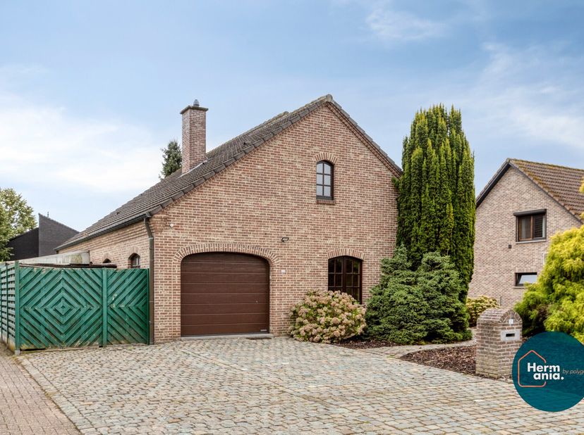 Charmante en ruime woning in een aangename woonomgeving in Alken<br />
Op zoek naar een ruime en gezellige gezinswoning waar comfort, ruimte en een aa